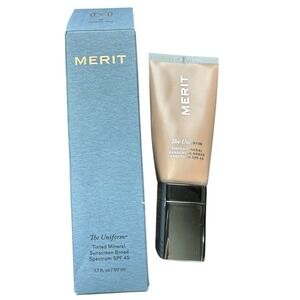Merit The Uniform Tinted Mineral Sunscreen Tint - 20 PALOMINO - Full Sz 1.7 BNIB